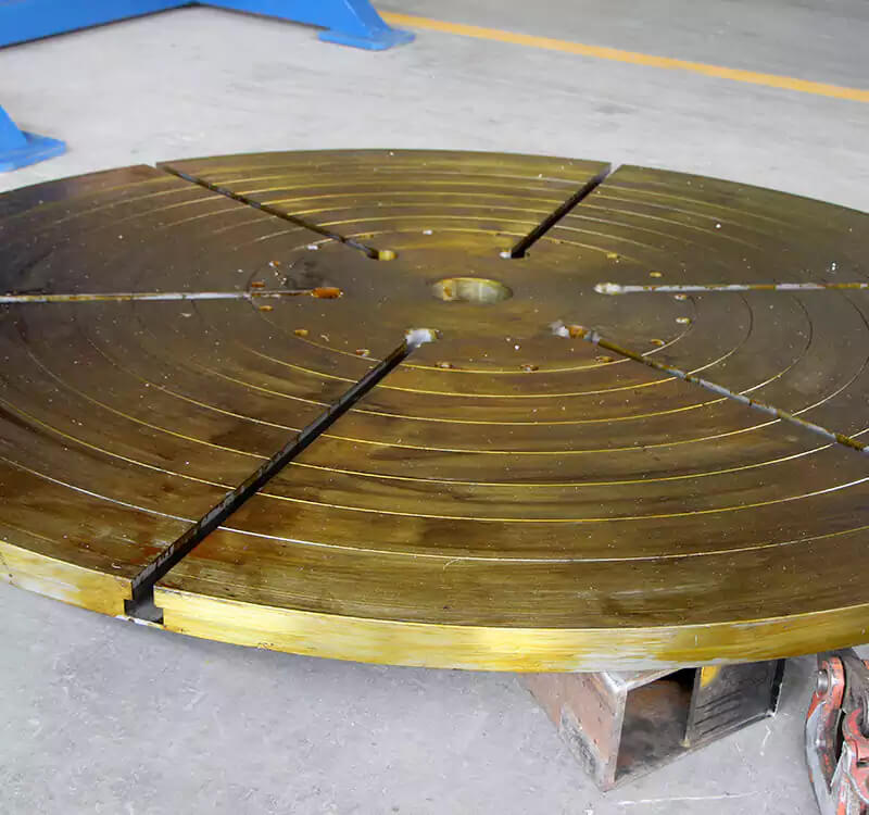 Benchtop welding positioner turntable detail
